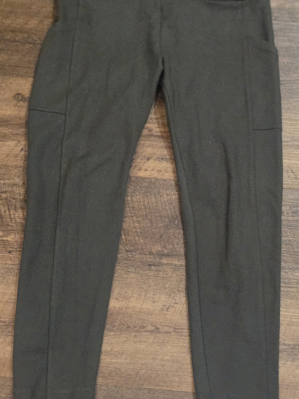 Lou & Grey Women's Olive Green Leggins